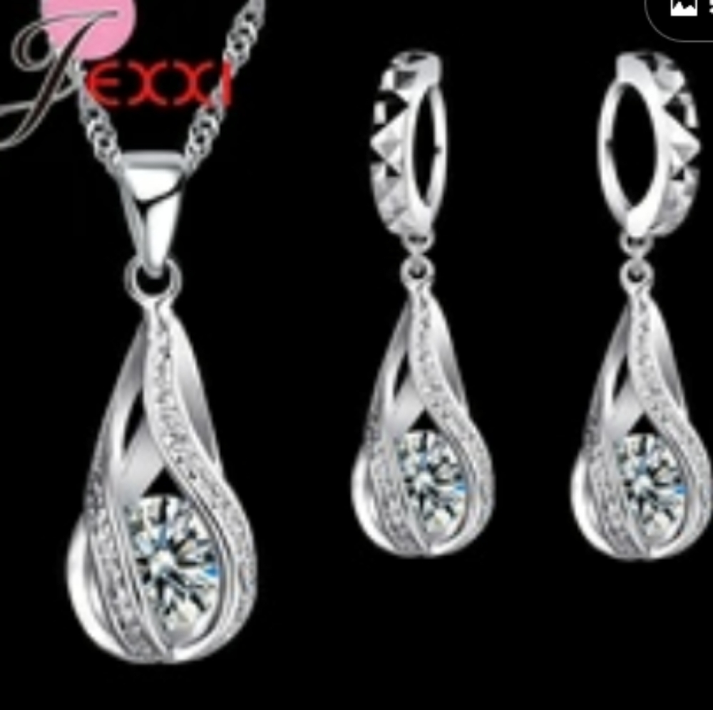 💞Sterling Silver Necklace & earring set. 💞